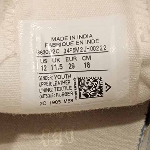 Converse Chuck Taylor All Star Leather Sneaker - Picture 3 of 7